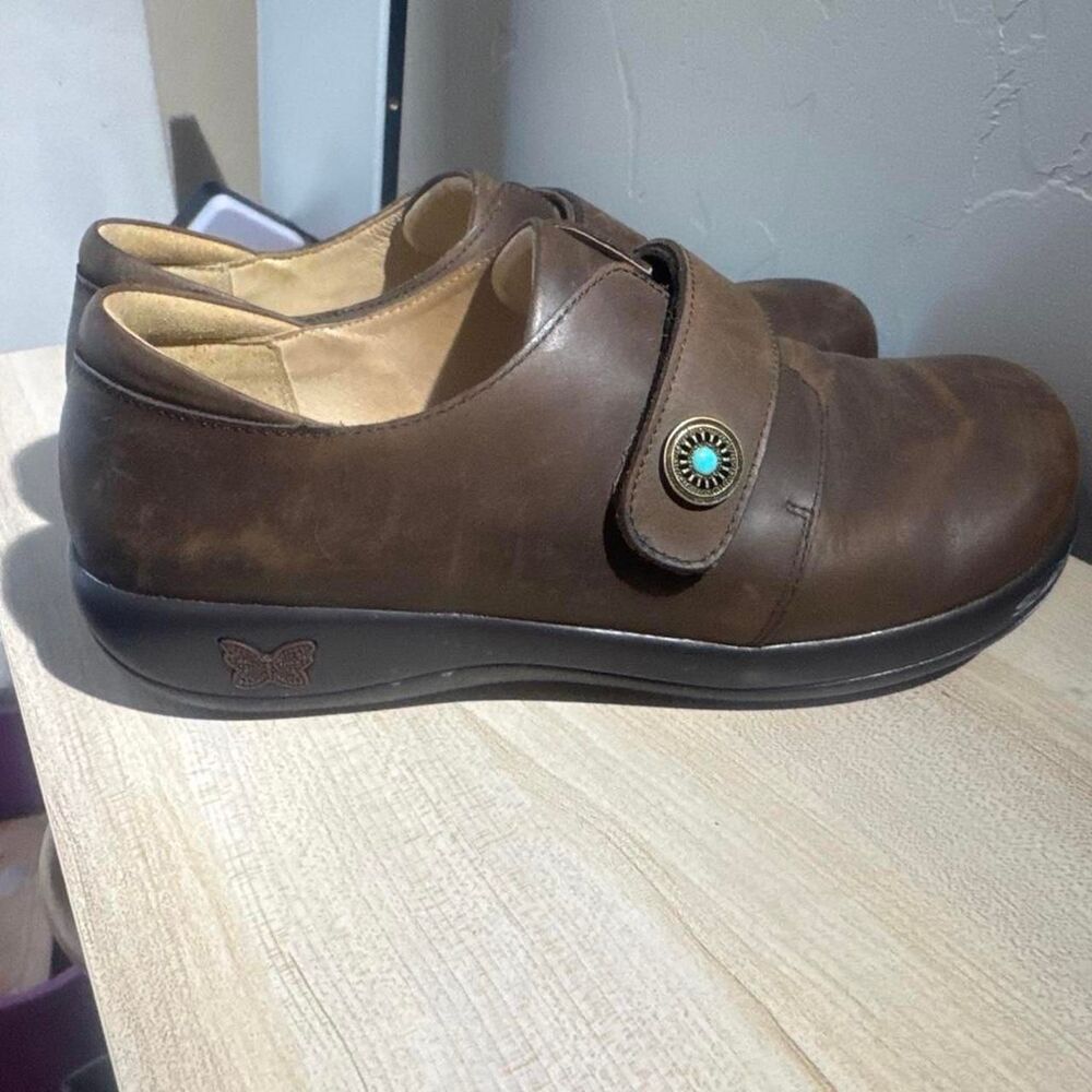 Alegria Women's Brown Loafers